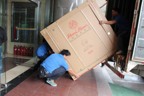 甘德钢琴贵重工艺品无忧运